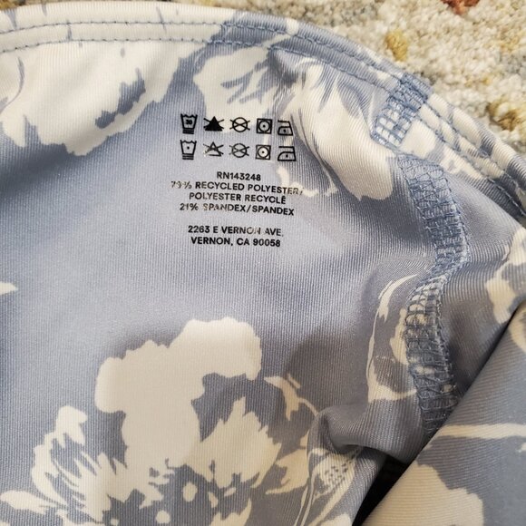 Reformation Ecomove 7 inch Blue Print Shorts, Size XL - Picture 12 of 16